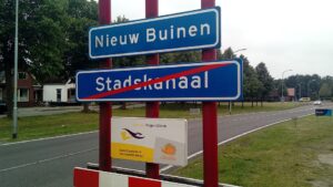 Het plaatsnaambord van Nieuw-Buinen